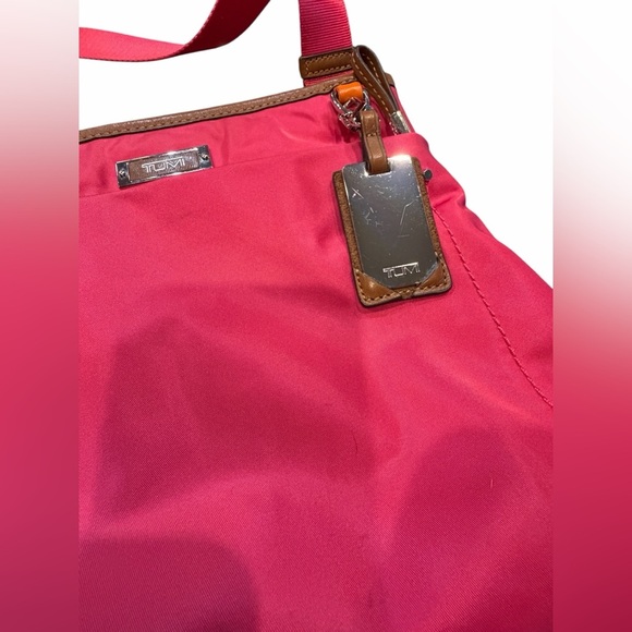 🩷TUMI Hot Pink & Brown Leather Women's Crossbody Bag. Lots of storage! - Picture 9 of 16